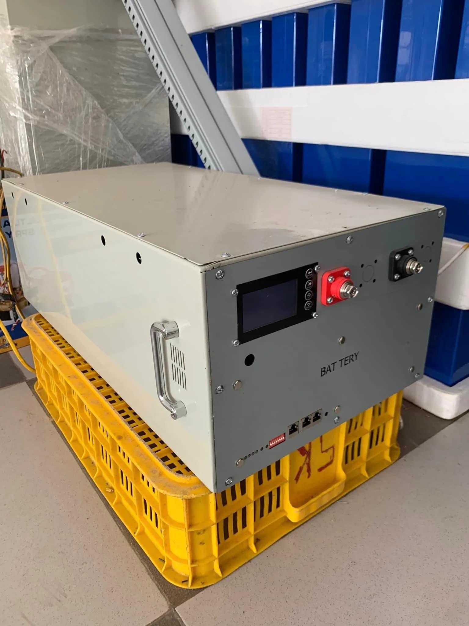 Pin lưu trữ 51.2V, 100Ah ( 5.12KWh) tự đóng.