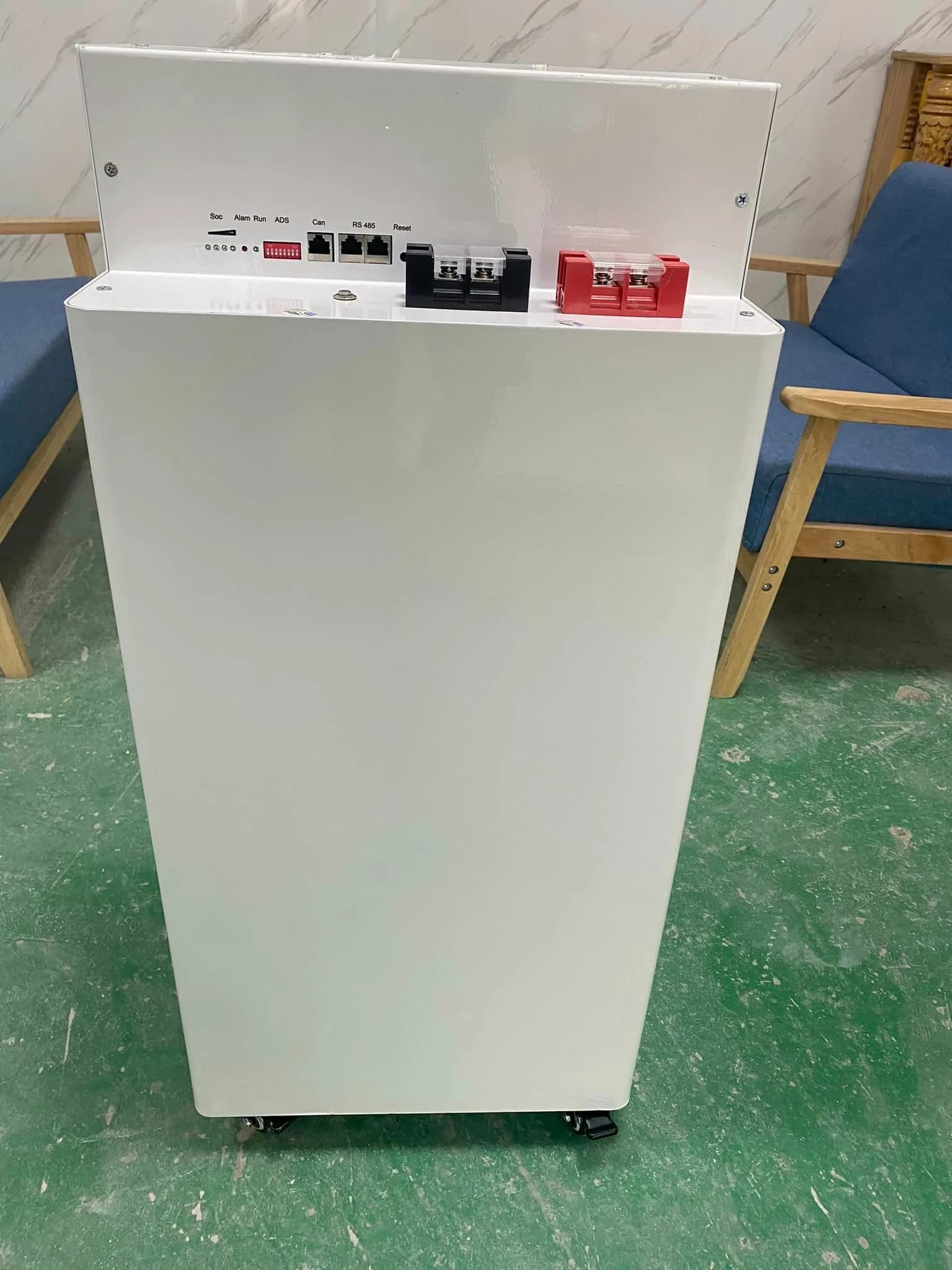 Pin lưu trữ 51.2V, 280Ah ( 14.3KWh) tự đóng cân bằng chủ động 5.5A bản di động có bánh xe.